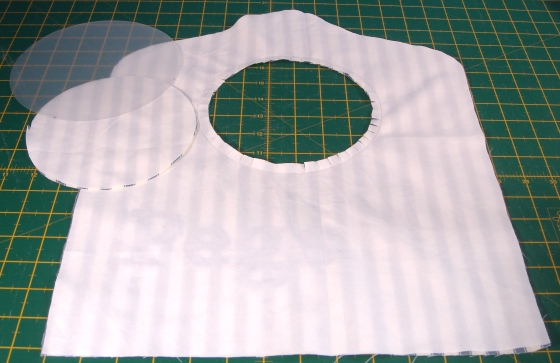 Once you have sewn along the line of your drawn circle, cut out the inside, leaving a narrow seam allowance. Clip the seams.