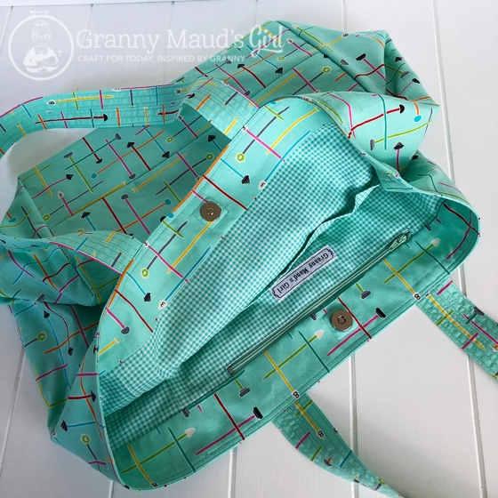 Hand-made tote bag with knitting needle print